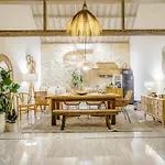 Villa Aarka - Chic Balinese Bohemian Retreat In Seminyak