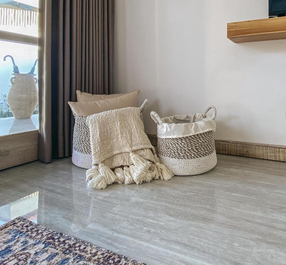 Villa Aarka - Chic Balinese Bohemian Retreat In
